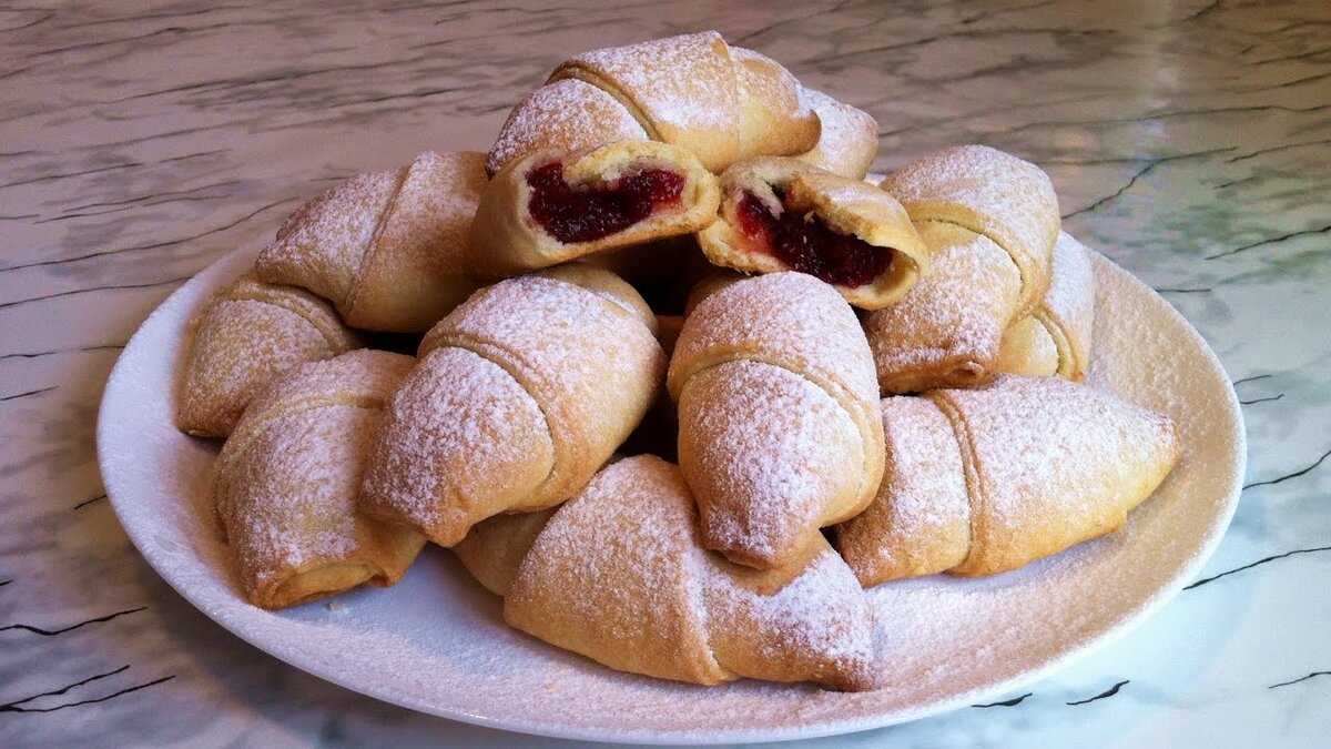 Рогалики из дрожжевого теста – 7 рецептов как сделать