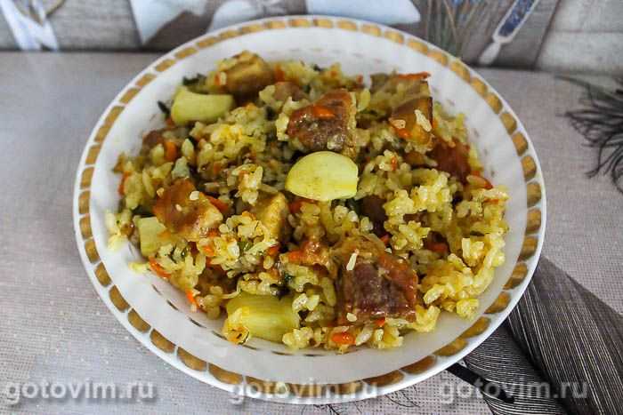 Как приготовить рассыпчатый плов с курицей в сковороде и казане
