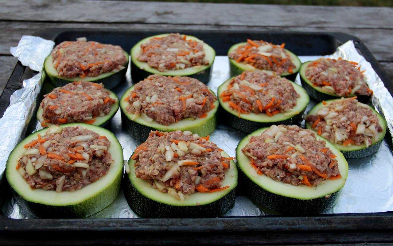 Фаршированный кабачок - 10 вкусных фото рецепта фаршированного кабачка.