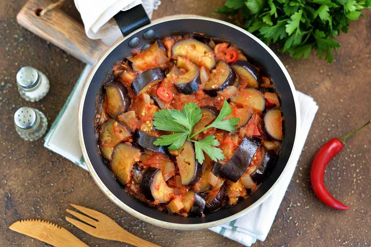 Баклажаны с овощами на сковороде — быстро и вкусно