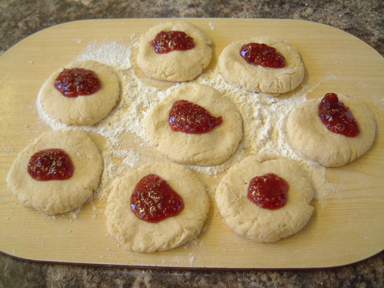 Ватрушки с повидлом вкусный рецепт с фото пошагово и видео - tvcook.ru
