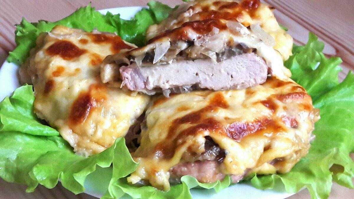 Мясо по-французски в духовке. 10 вкусных рецептов с помидорами и сыром, грибами и картофелем