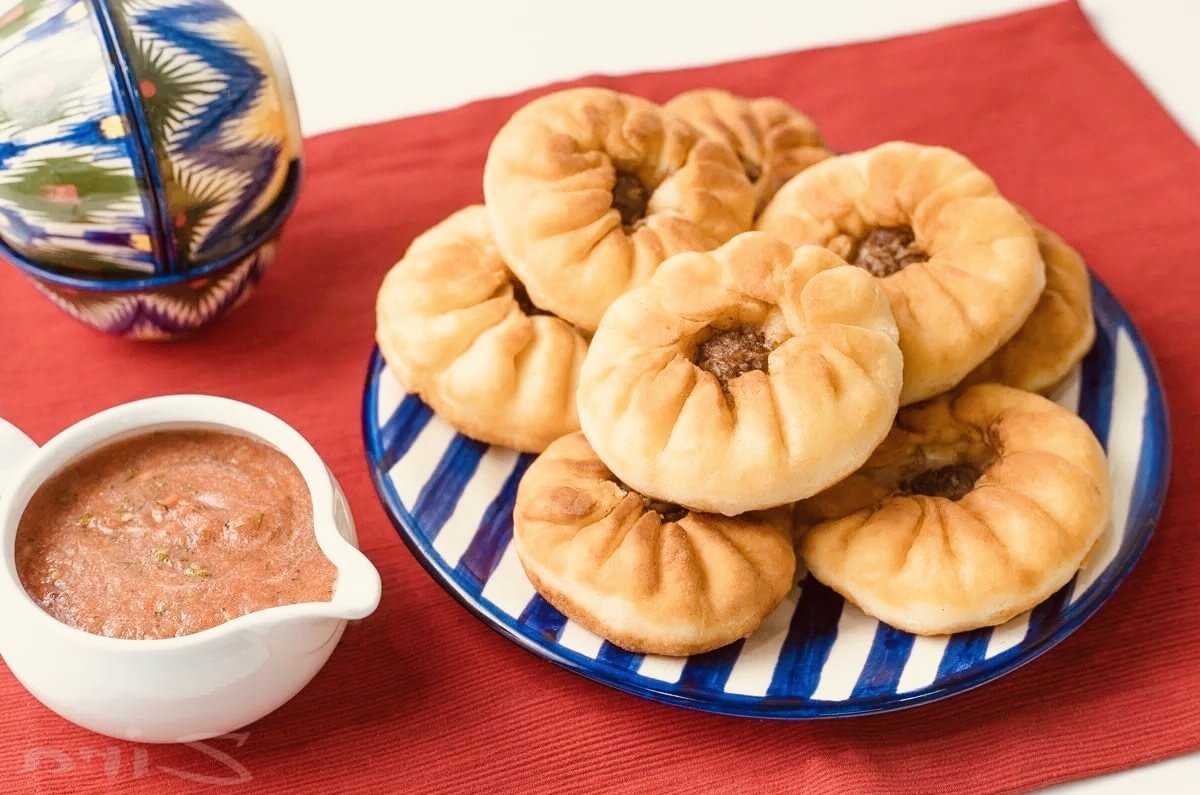 Сочные домашние беляши с мясом — 5 лучших рецептов