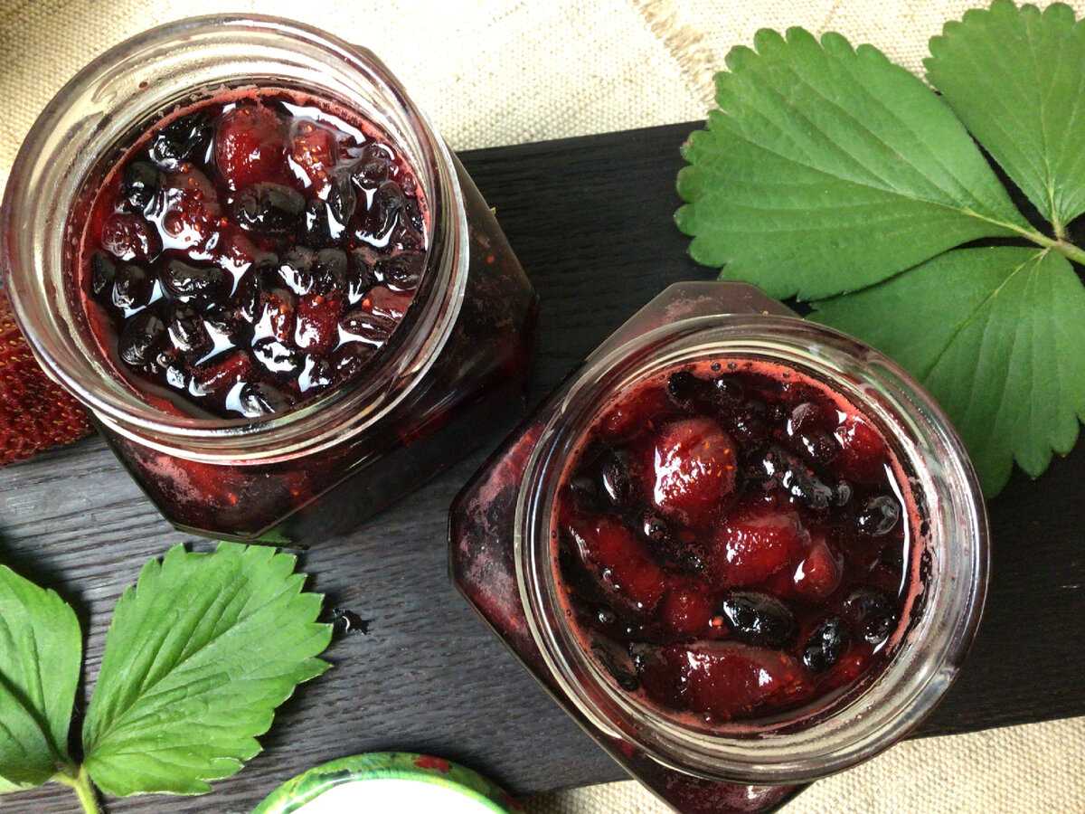 Компот из клубники на зиму: простые рецепты на 3 литровую банку