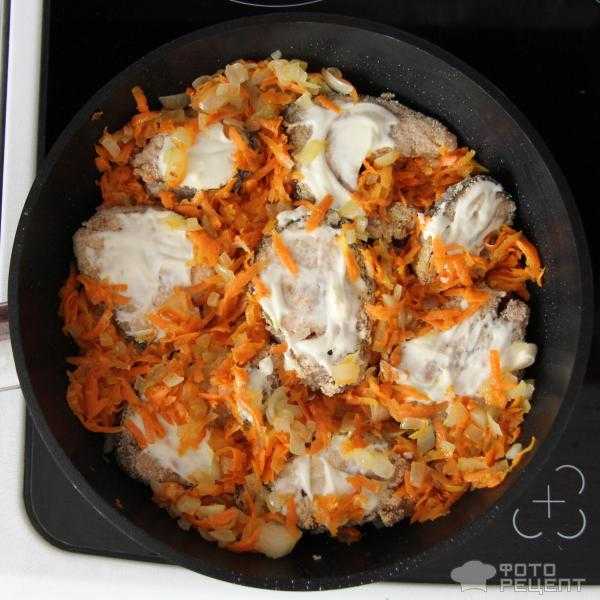 Горбуша в сметане на сковороде: быстро, недорого и вкусно