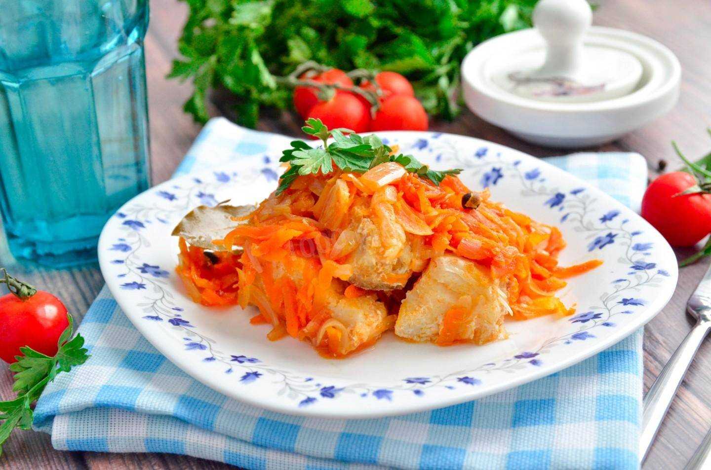 Минтай в духовке — 8 самых вкусных рецептов запечённой рыбы