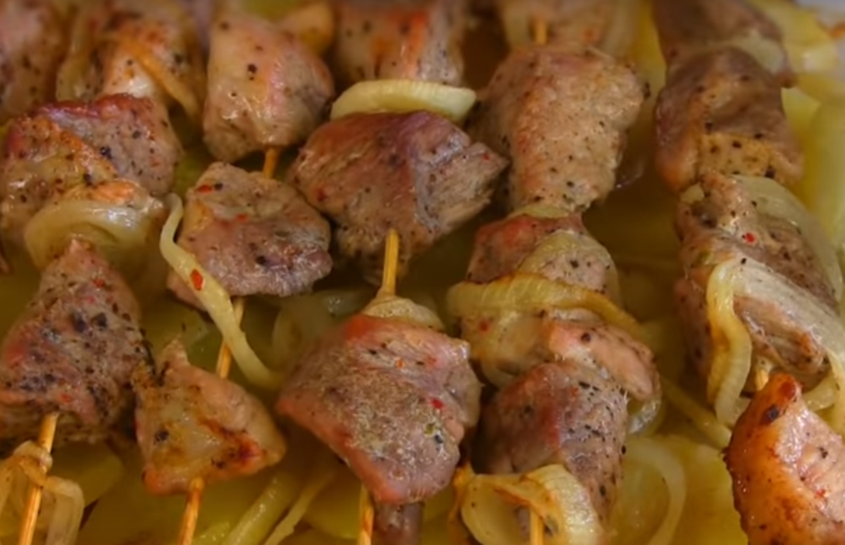 Шашлык в духовке на луковой подушке – отличные рецепты приготовления мясного шашлыка, не выходя из дома