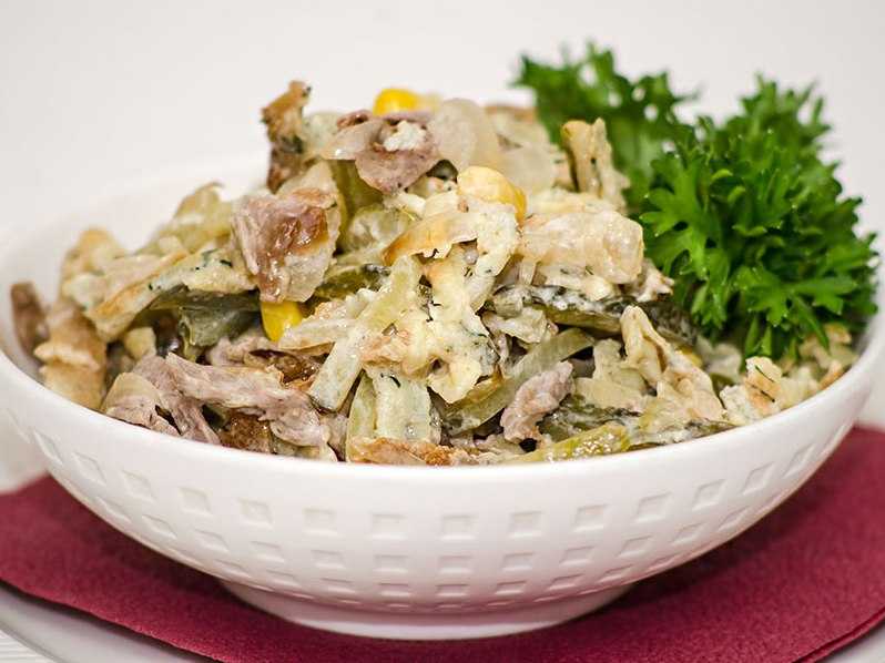 Салаты без майонеза на праздничный стол: простые и вкусные рецепты