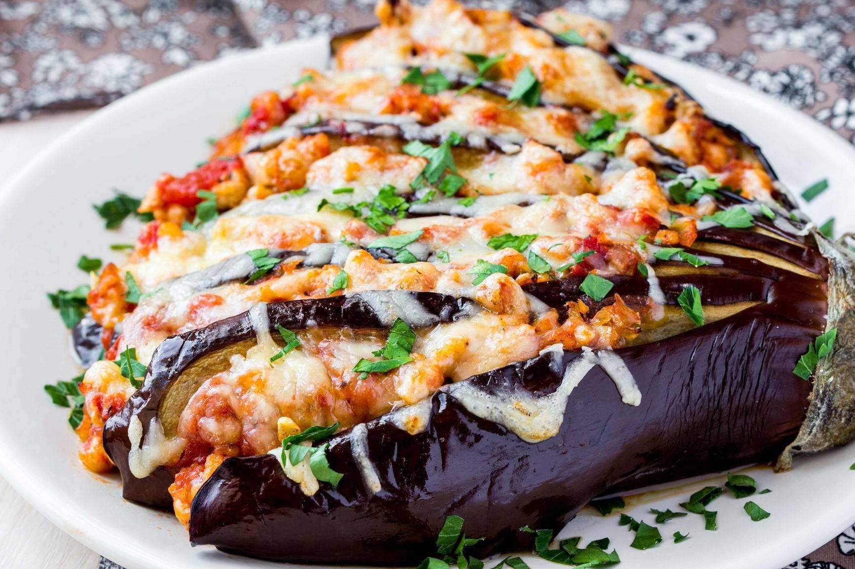 Баклажаны запеченные в духовке: 9 быстрых и вкусных рецептов