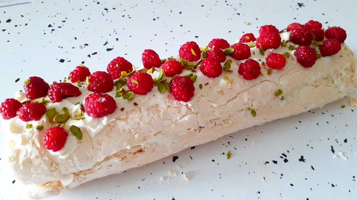 Меренговый рулет с клубникой пошаговый рецепт