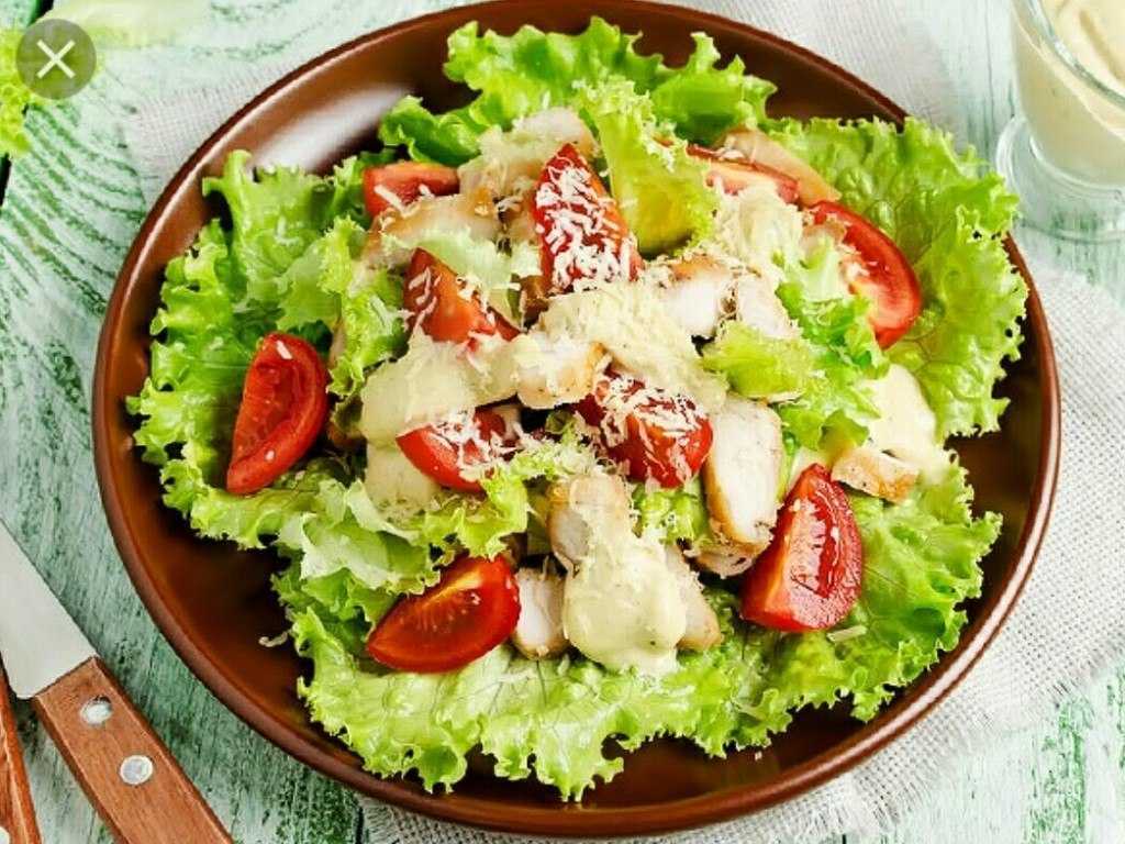 Салат цезарь с курицей: простые классические рецепты
