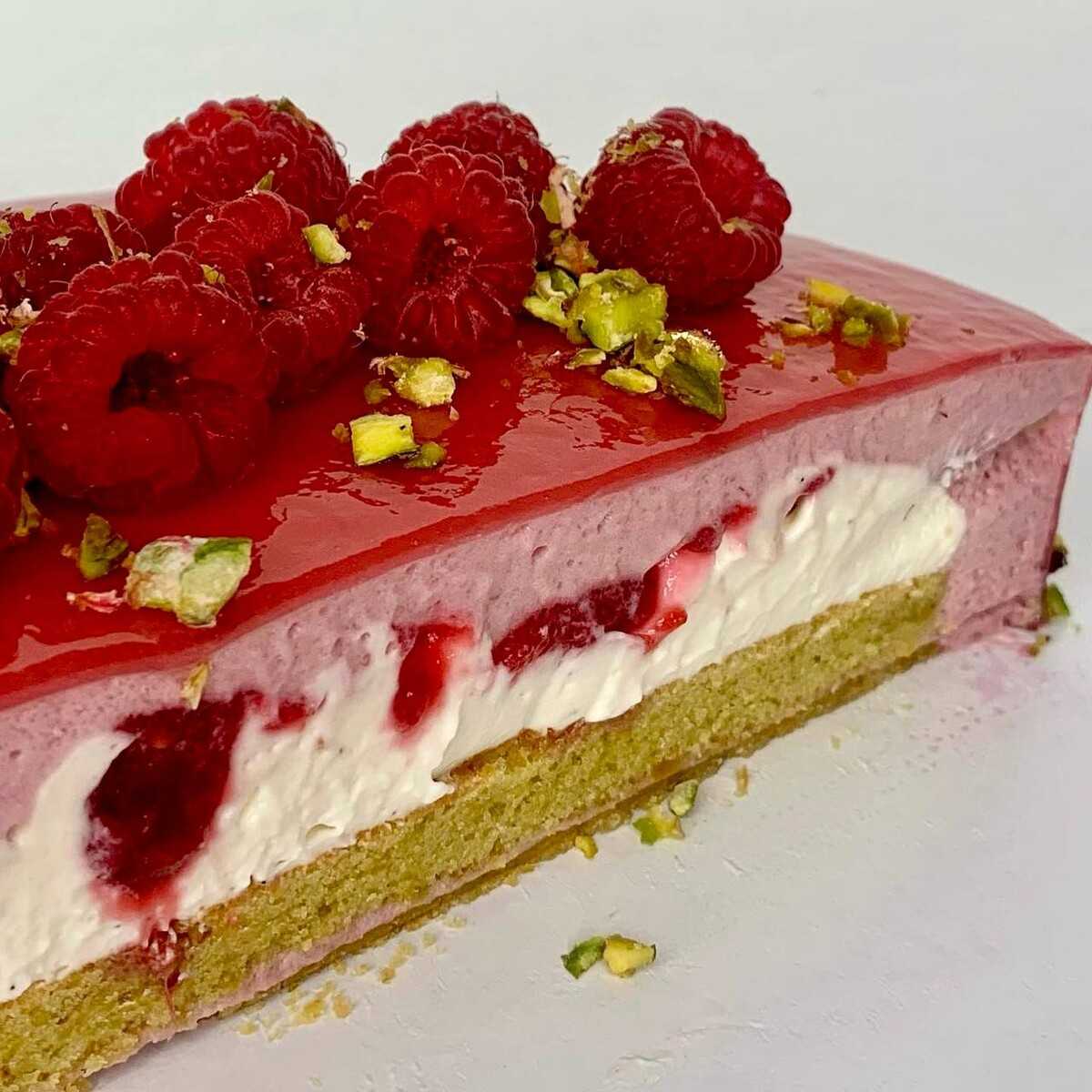 Рецепты салатов, первых блюд, закусок, вторых блюд, гарниров, закаток, выпечек, десертов и напитков | wowcook.net 
торт с замороженной клубникой, рецепт с фото | wowcook.net