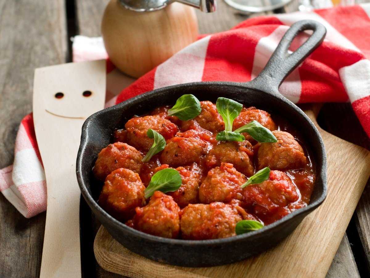Фрикадельки с подливкой на сковороде быстро и очень вкусно - классический пошаговый рецепт с фото от мари сокол