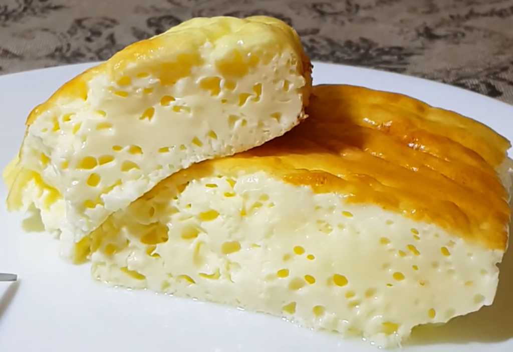 Омлет с помидорами и колбасой, луком и зеленью – рецепт без заморочек