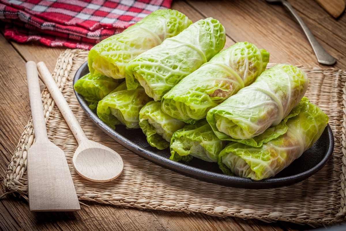Голубцы из пекинской капусты — 5 вкусных и простых рецептов