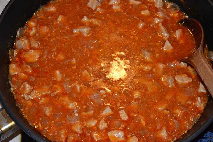 Гуляш из свинины с подливкой: лучшие рецепты, чтобы мясо было сочным и мягким | народные знания от кравченко анатолия