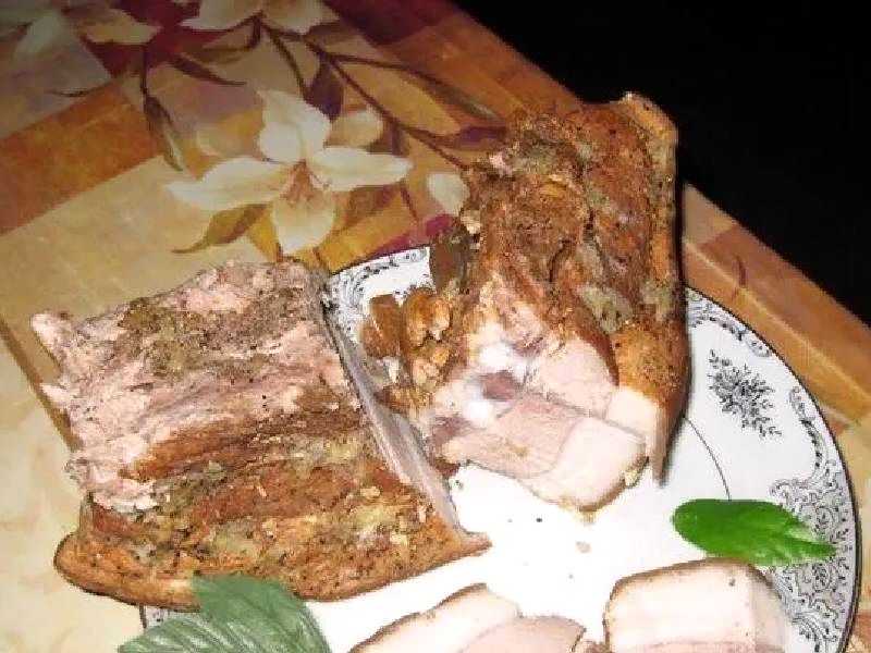 Грудинка в луковой шелухе – альтернатива копченой грудинке. рецепты грудинки в луковой шелухе и варианты блюд с ней