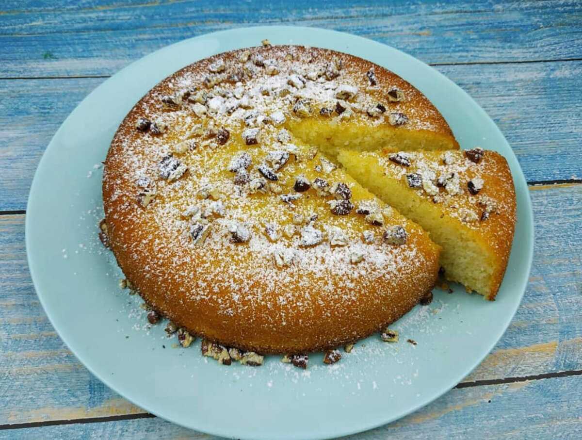 Печем в духовке вкусный, воздушный манник на кефире