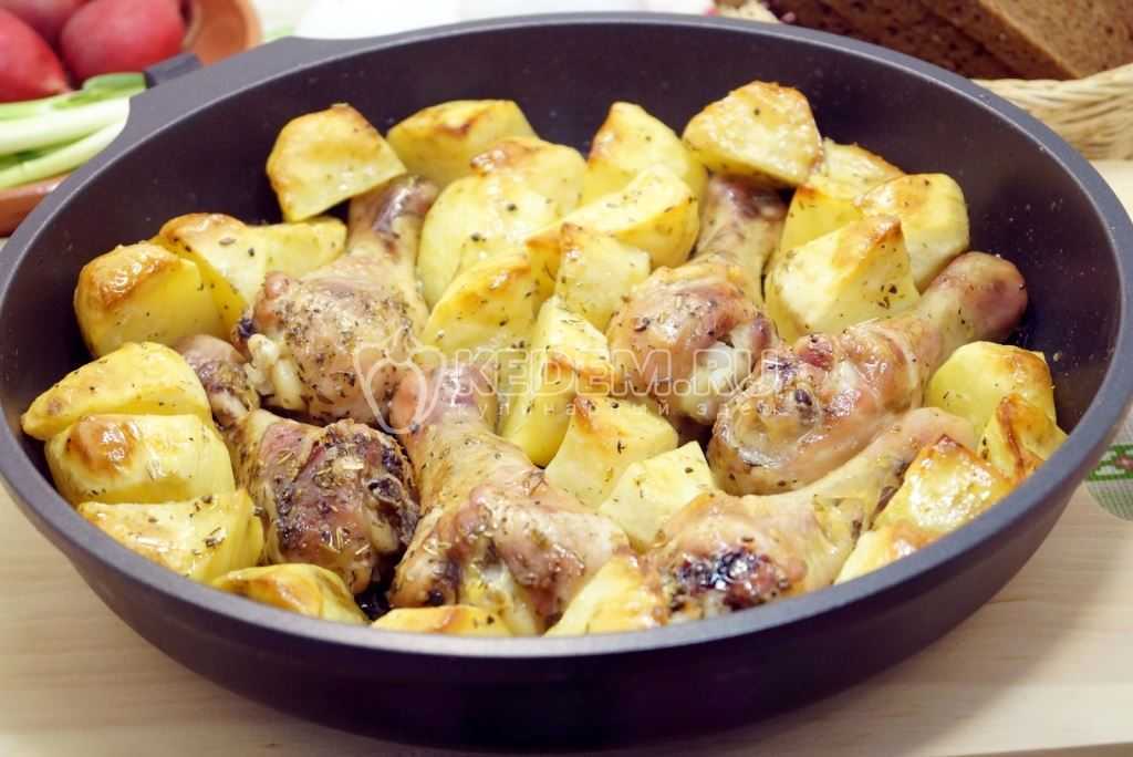 Куриные ножки с картошкой в духовке - 12 рецептов приготовления пошагово - 1000.menu