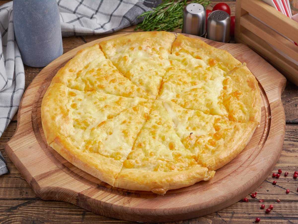 Хачапури с сыром — 5 рецептов приготовления в домашних условиях