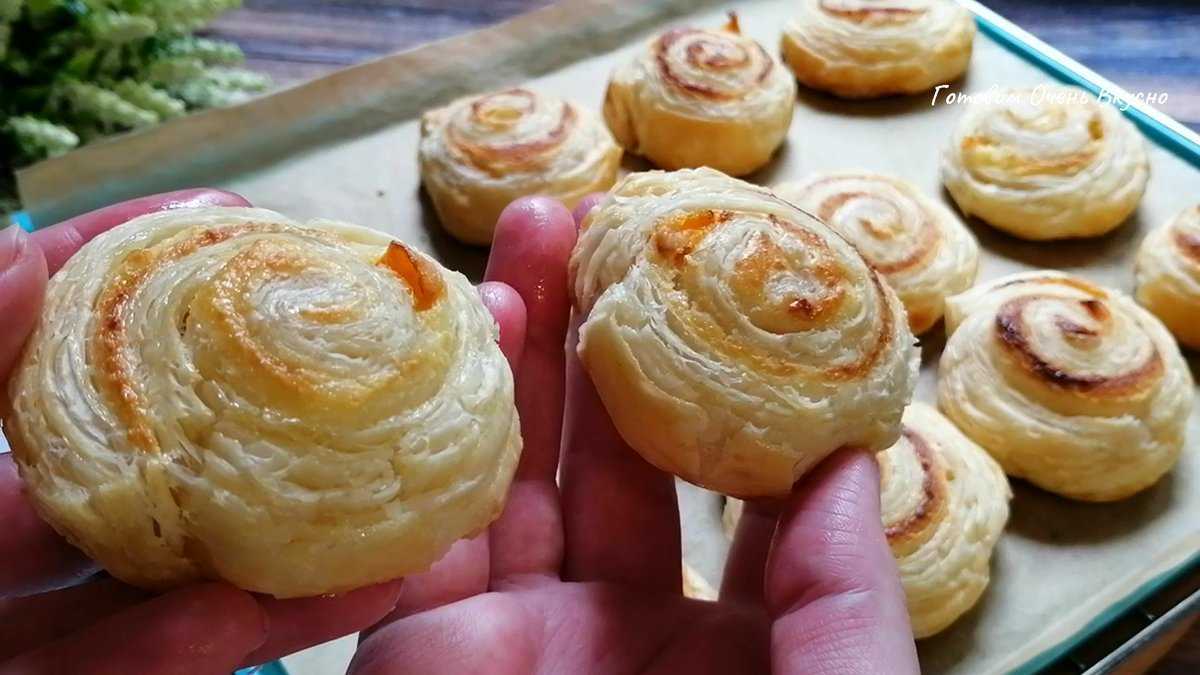 Пошаговый рецепт приготовления плюшек с сахаром из дрожжевого теста