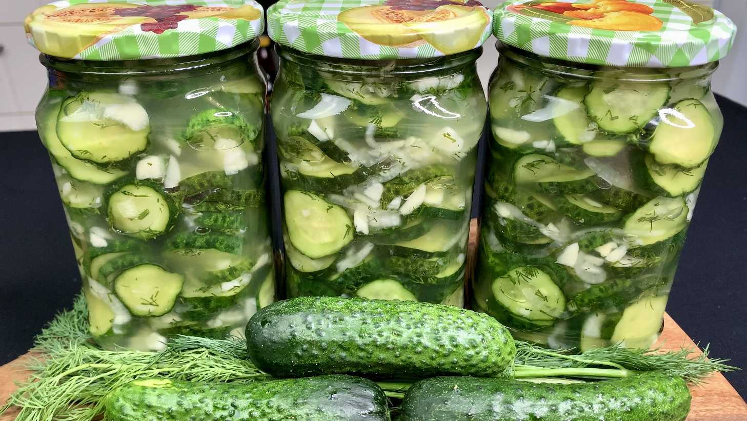 Салаты из огурцов на зиму — 9 самых вкусных рецептов