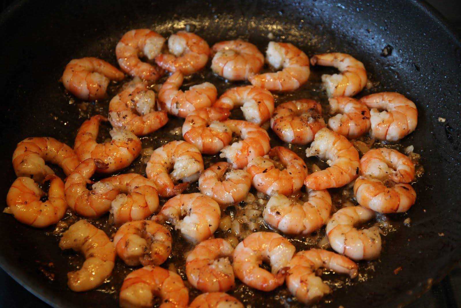 Жареные креветки с чесноком: 10 проверенных, самых вкусных рецептов