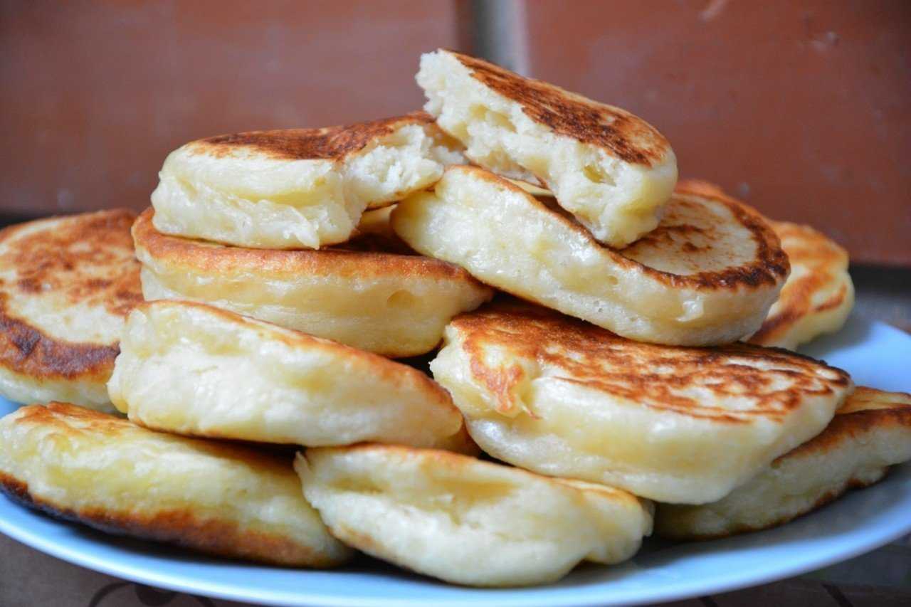 Оладьи из ржаной муки на кефире пышные