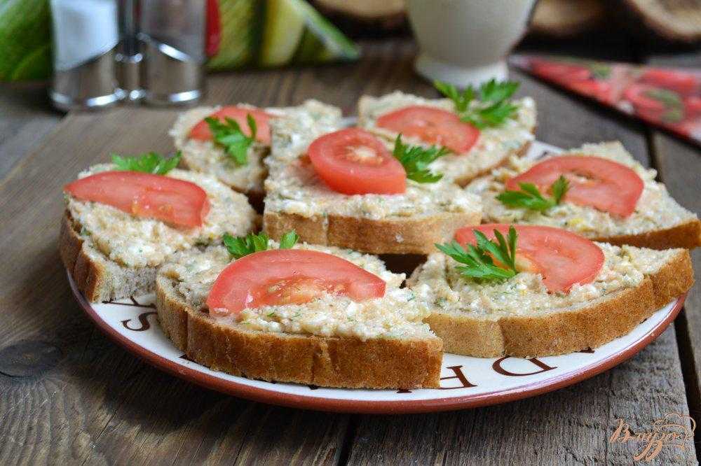 Вкусные бутерброды с красной икрой – 15 простых фото рецептов, примеры оформления