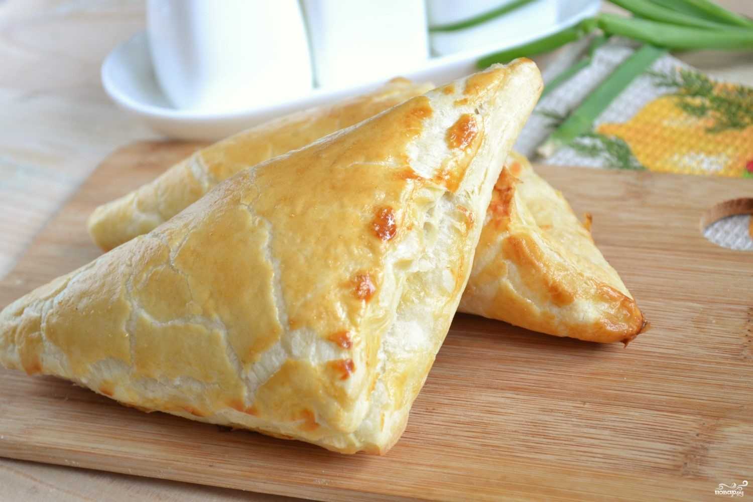 Хачапури из слоеного теста с сыром: рецепты с фото
