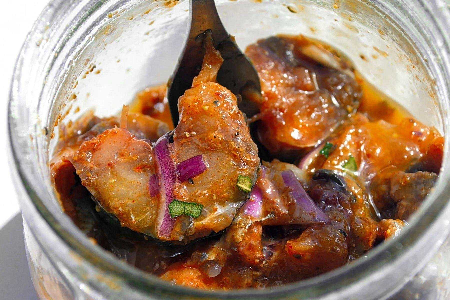 Скумбрия тушеная с луком рецепты