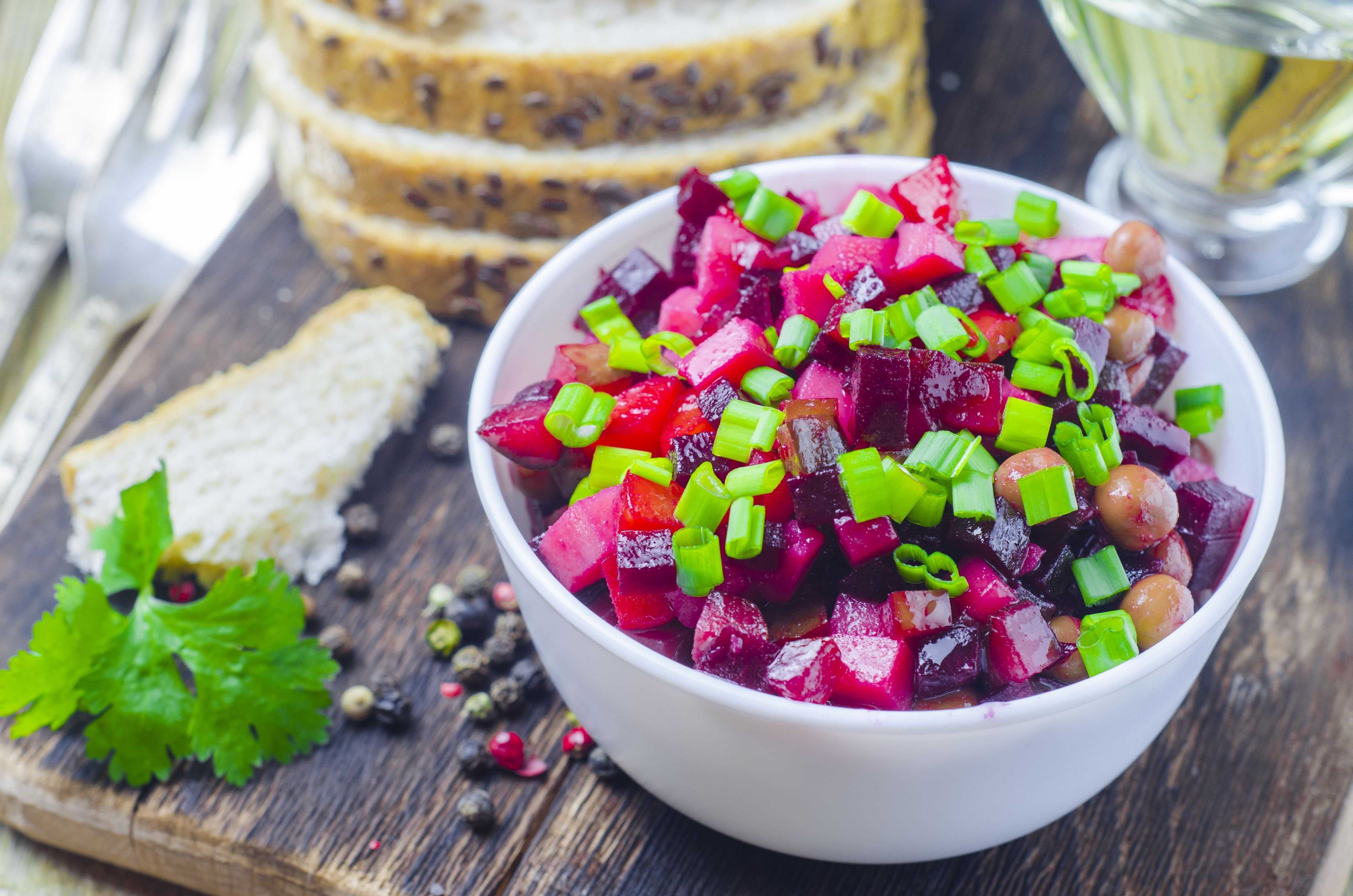 Классический винегрет с горошком и квашеной капустой  рецепт с пошаговыми фото