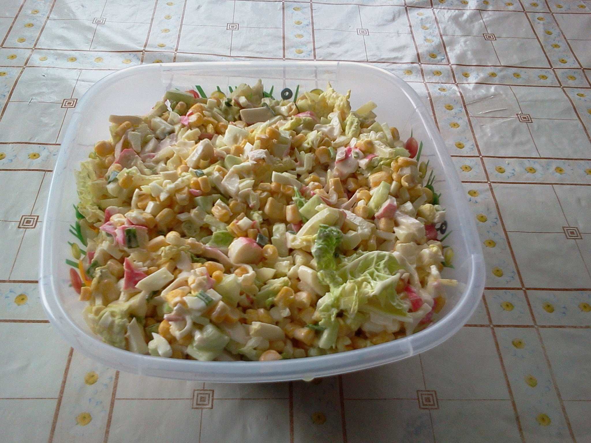 Крабовый салат с кукурузой и огурцом без риса: рецепт с 10 пошаговыми фото | народные знания от кравченко анатолия