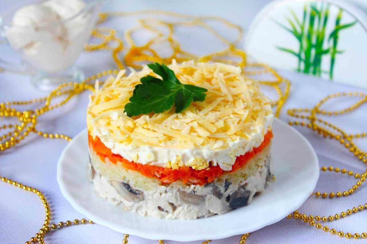 Салат обжорка с курицей и грибами: рецепт с фото пошагово