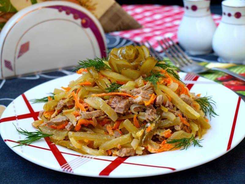 Салат обжорка с курицей и грибами: рецепт с фото пошагово