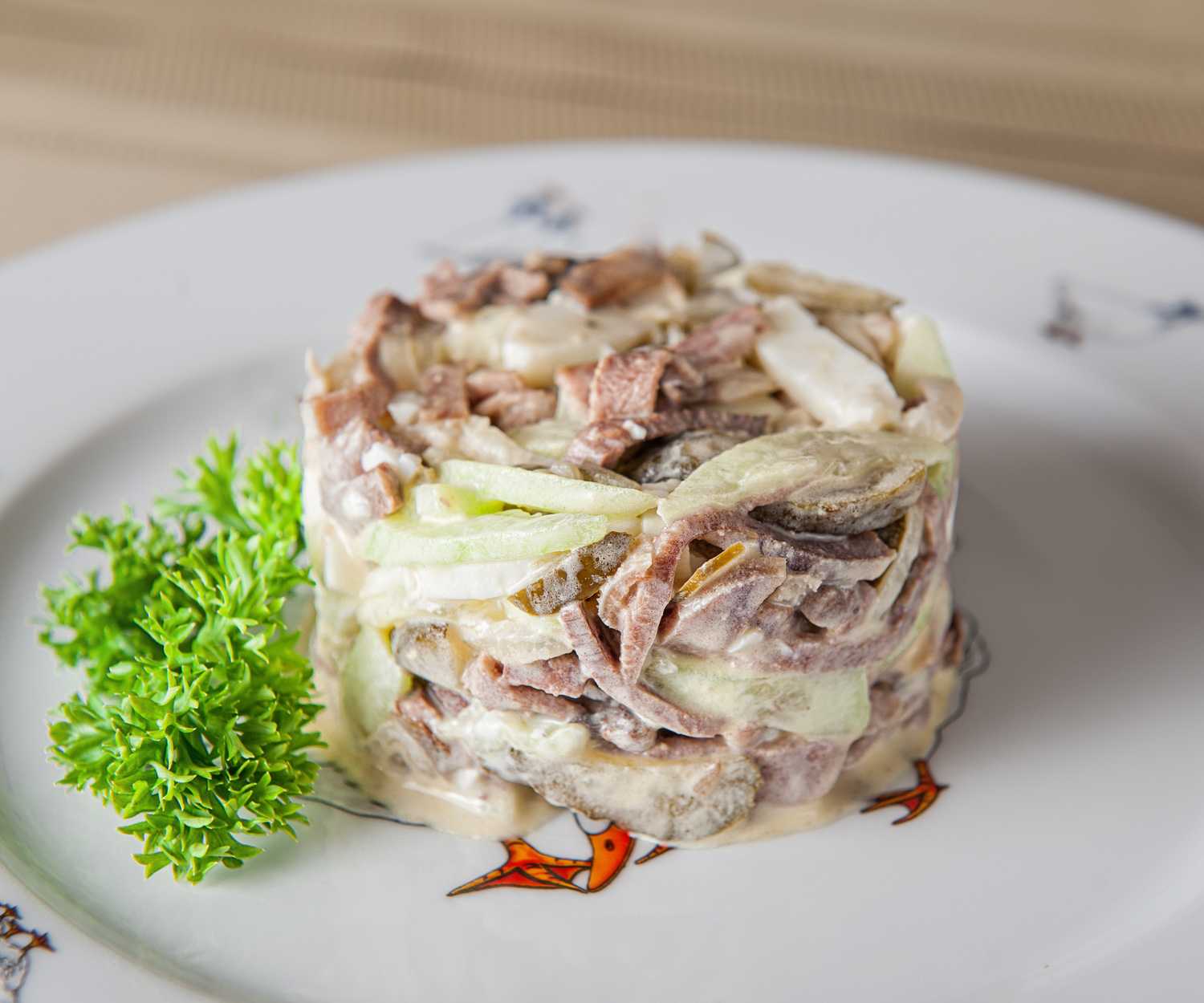 Лучшие салаты с языком: топ 25 самых вкусных и простых салатов со свиным и говяжьим языком с пошаговыми фото и видео рецептами | qulady