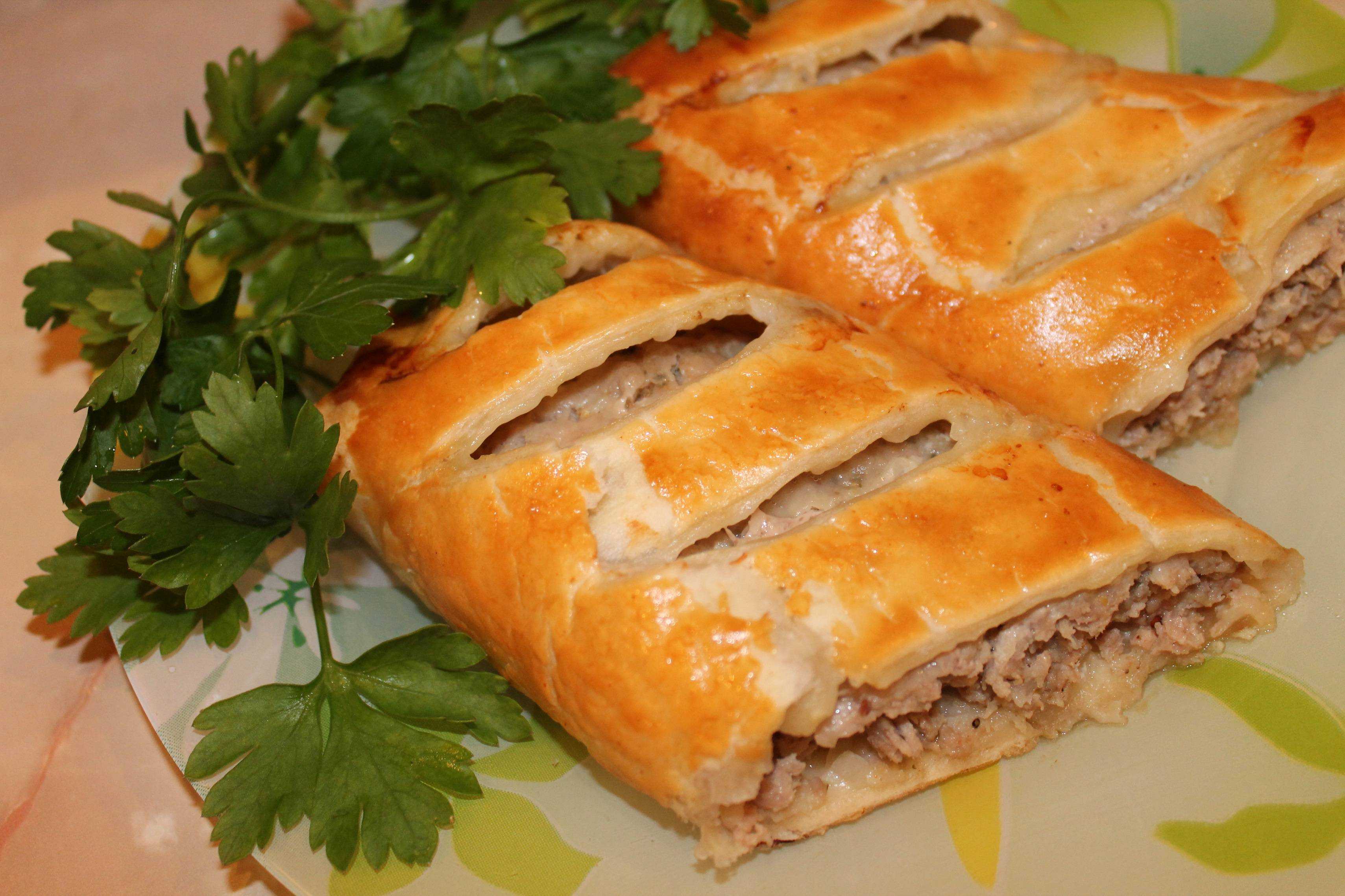 Пирог 🥧 с фаршем и картошкой в духовке – 7 рецептов сытной домашней выпечки из слоёного, дрожжевого и другого теста
