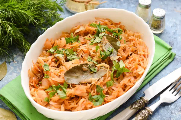 Тушеная капуста: очень вкусные классические рецепты