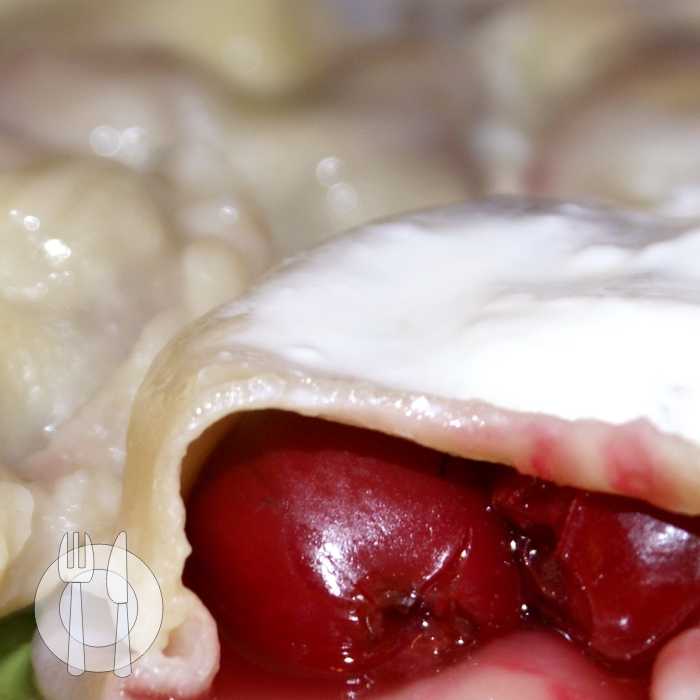 Вкусные вареники с вишней