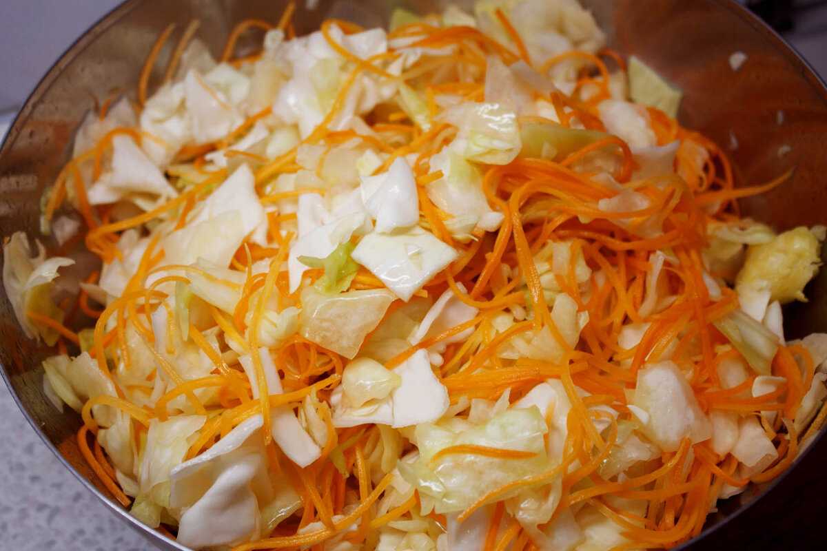 Острая капуста быстрого приготовления крупными кусками