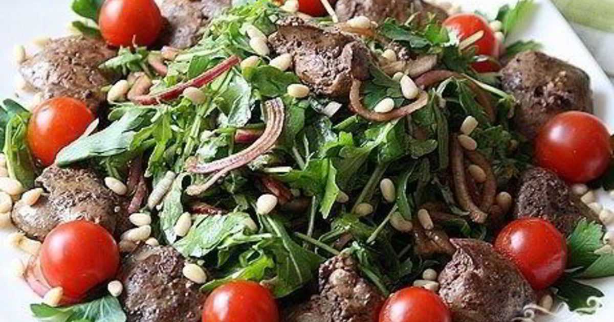 Салат с куриной печенью: 20 простых и аппетитных рецептов