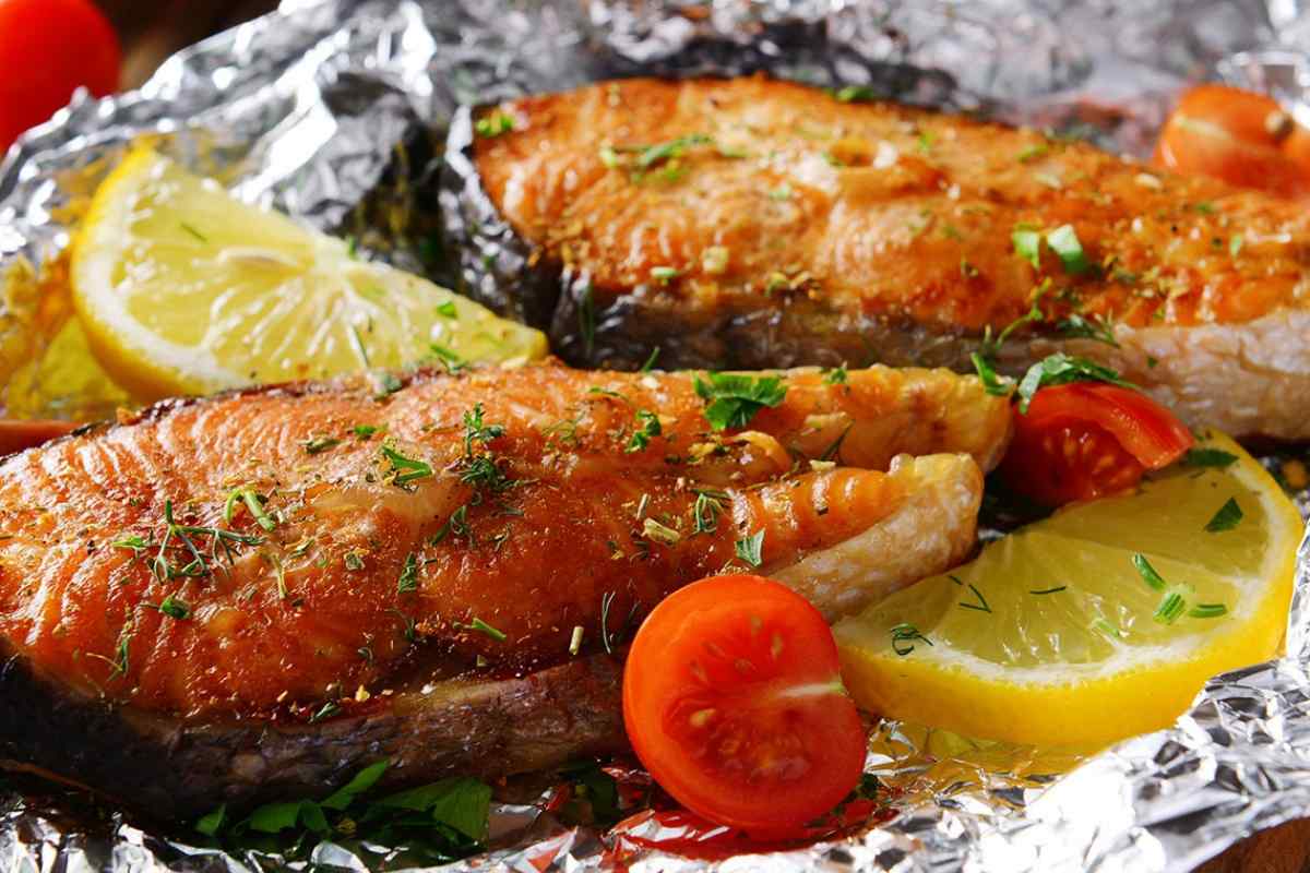 Форель на мангале: 10 вкусных пошаговых рецептов