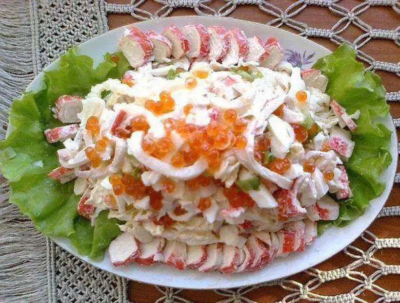 Салаты с морской капустой (ламинарией) — 8 очень вкусных рецептов с яйцом, кукурузой, кальмарами и другими ингредиентами