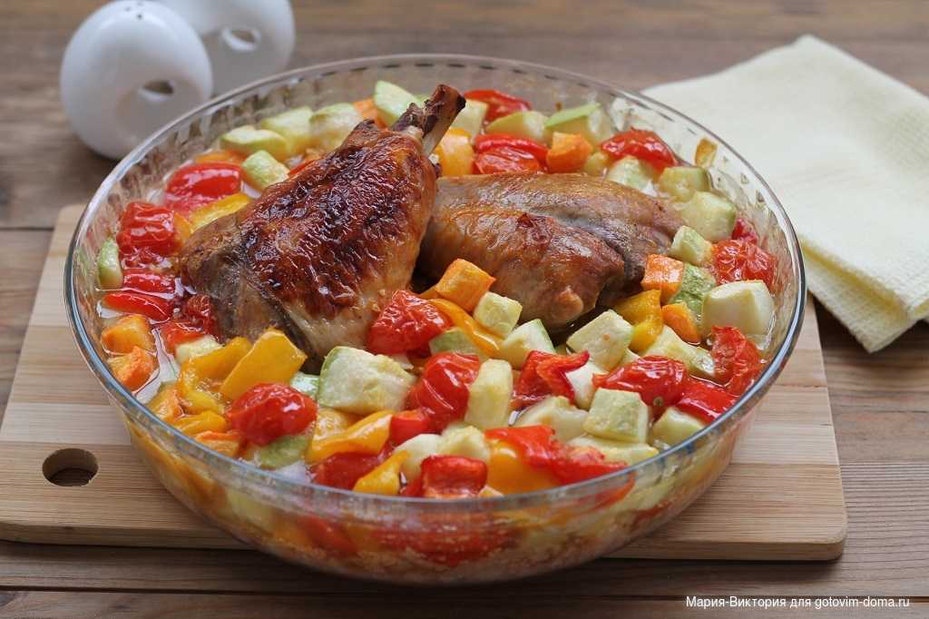 Индейка, запеченная с овощами – рецепт приготовления филе в духовке