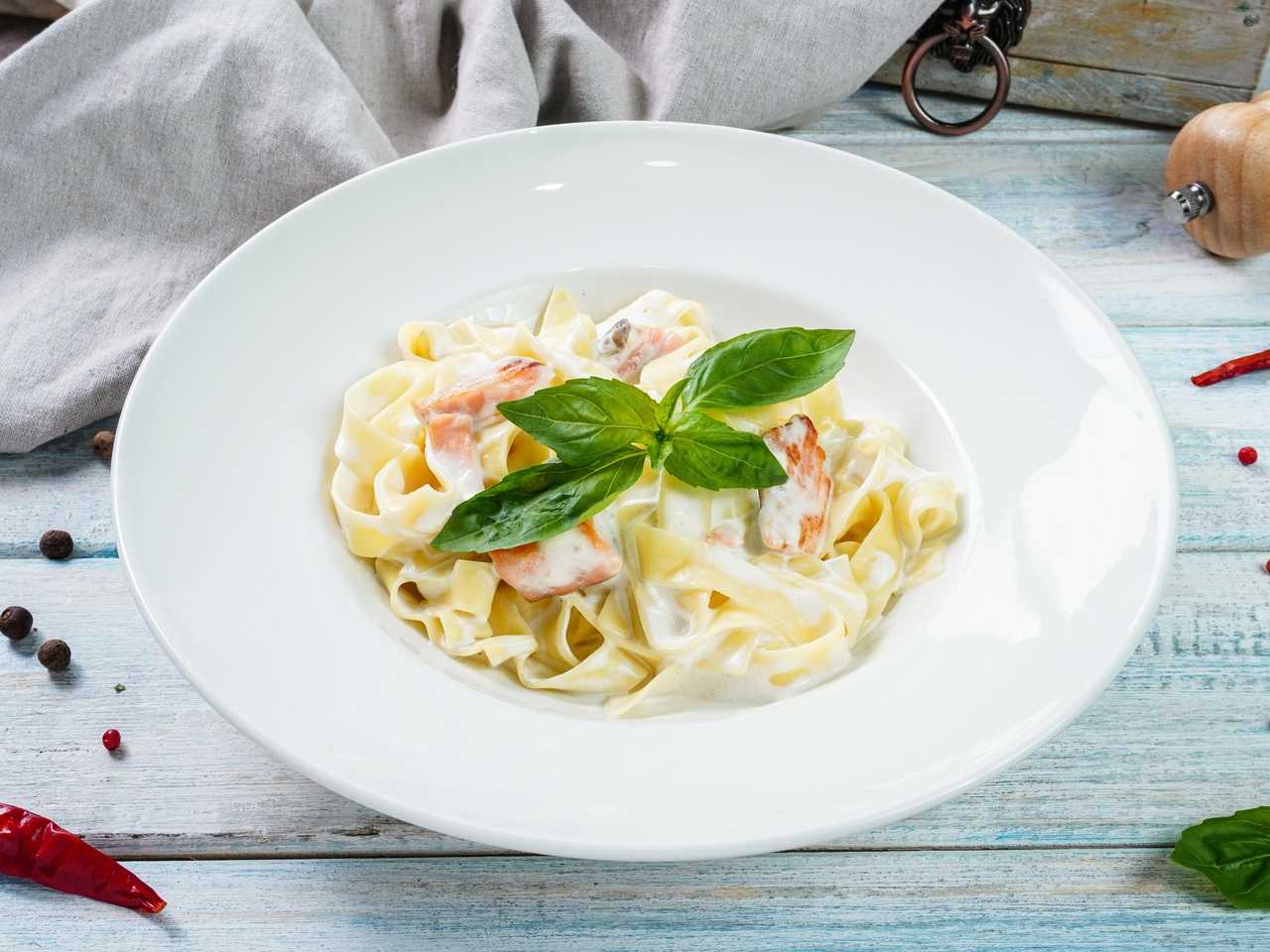 Паста с морепродуктами: 10 вкусных рецептов (пошагово)