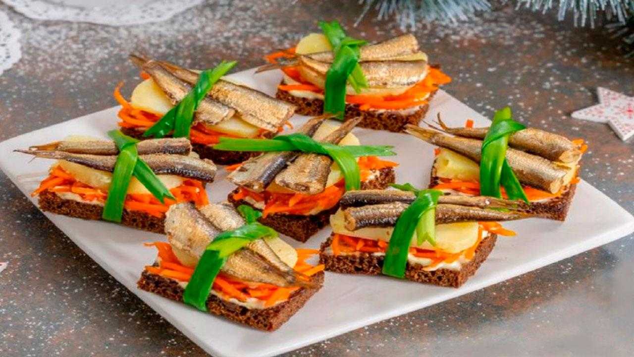 Вкусные бутерброды со шпротами – 7 рецептов на праздничный стол