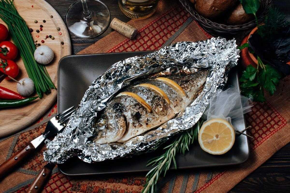 Дорадо на гриле - 7 вкусных рецептов