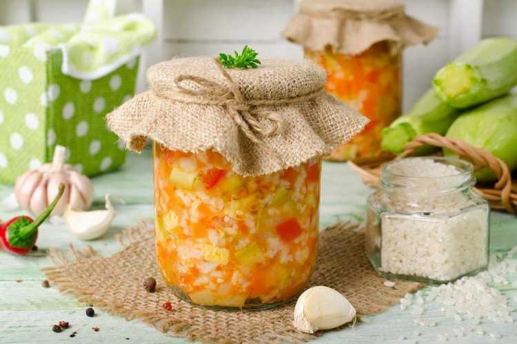 Салаты с рисом и овощами на зиму - вкусные и простые рецепты для зимних салатов!