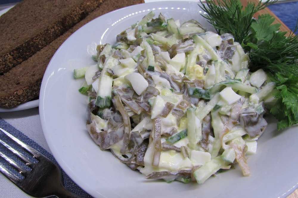 Салат из морской капусты с яйцом – 7 рецептов