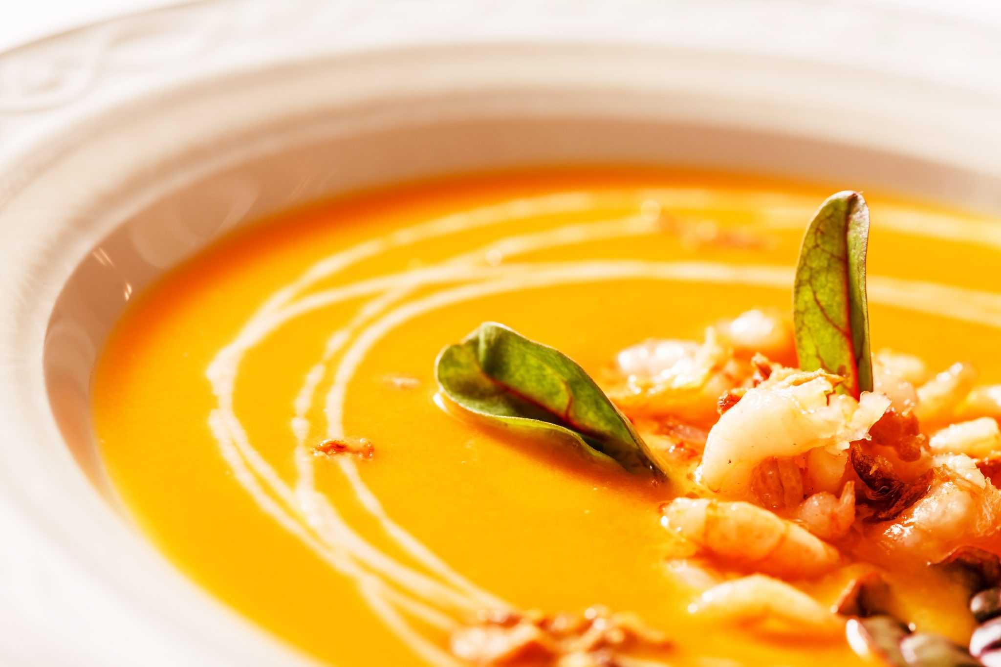 Суп из тыквы с креветками и кукурузой. тыквенный суп-пюре с креветками и сливками: классический рецепт. тыквенный суп с креветками — осенняя фантазия
